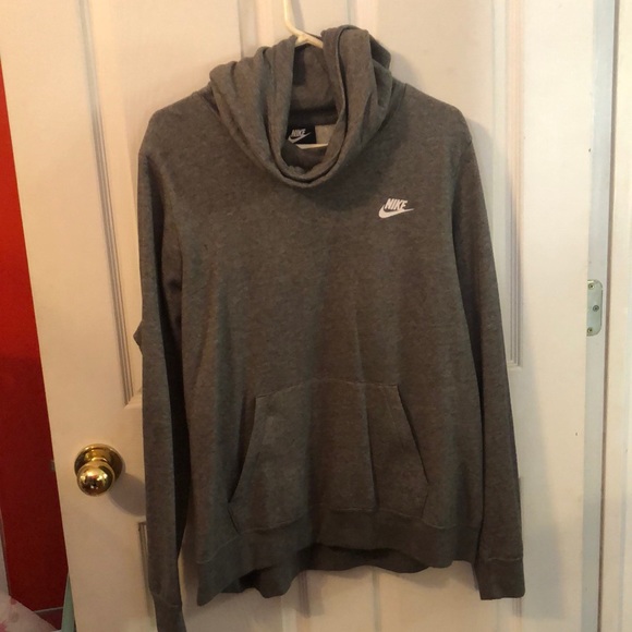 Nike Tops - Nike sweatshirt